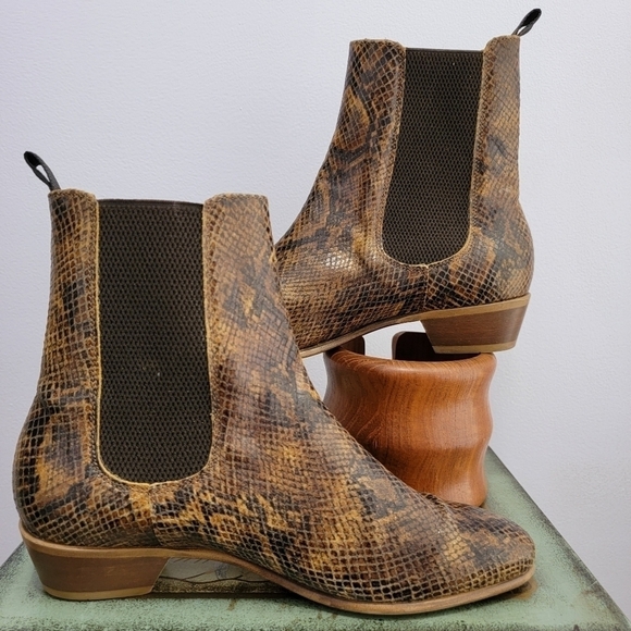 hudson London Shoes - Hudson London Beryl Reptile Print Leather Boots Size 7